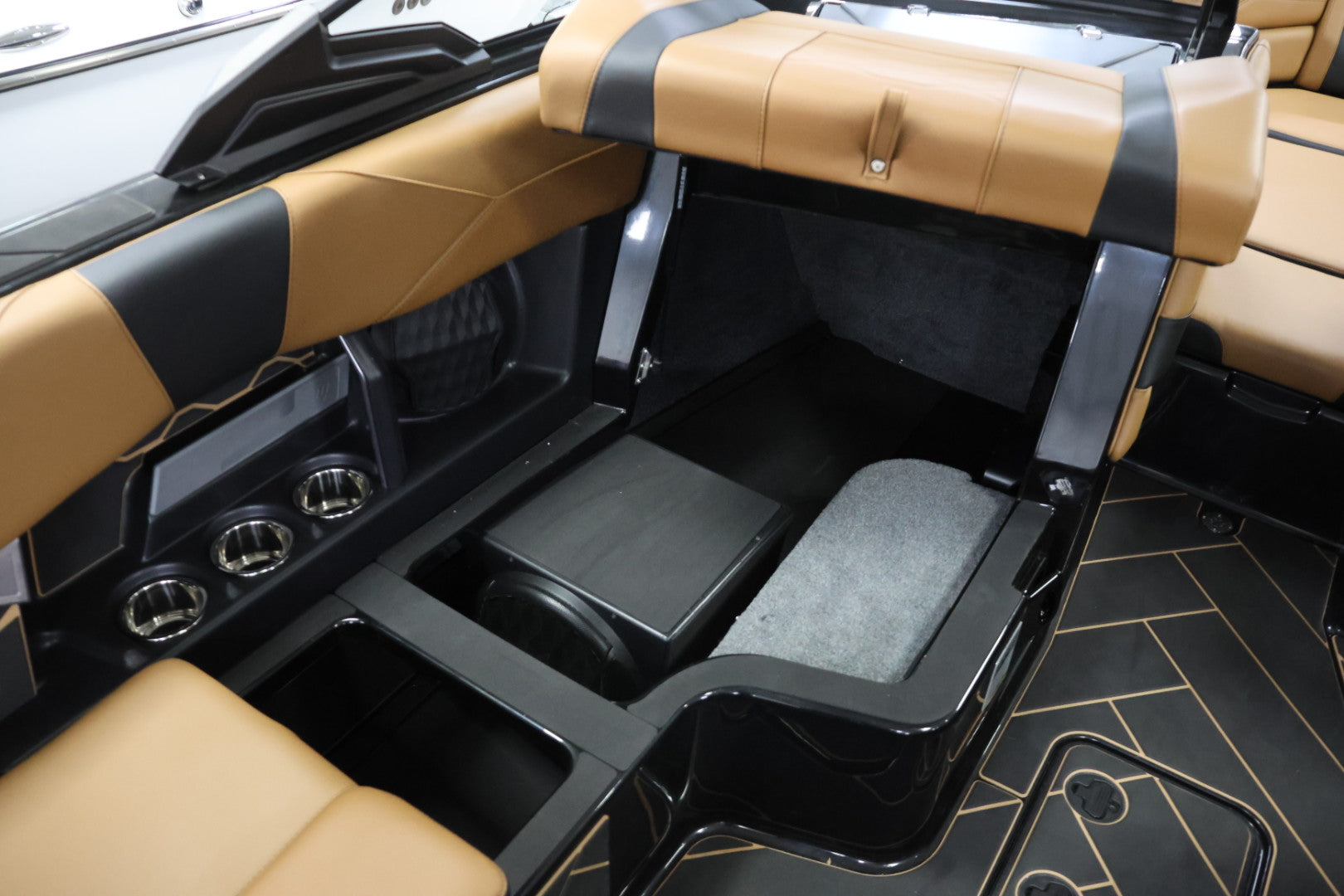 2025 Malibu Wakesetter 23LSV - SOLD