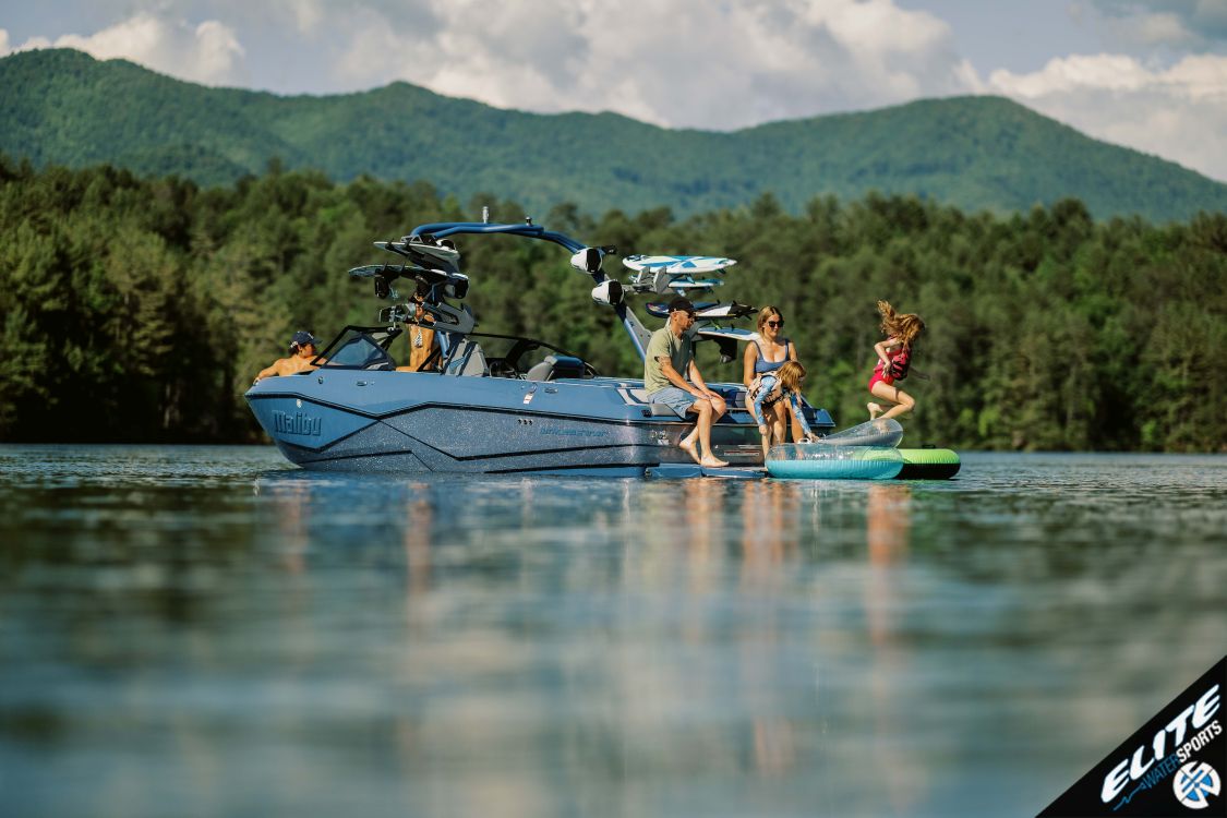 2025 Malibu Wakesetter 22LSV